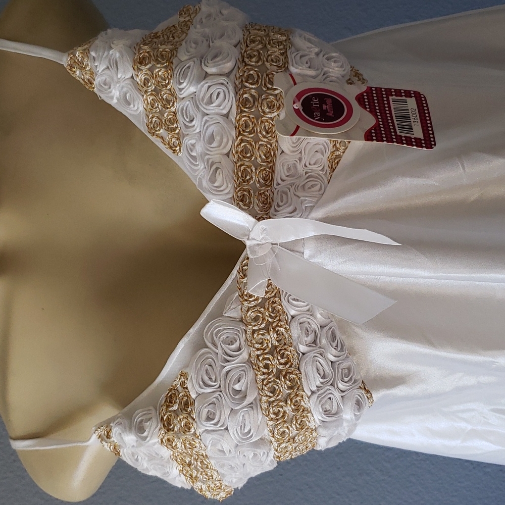 Lace Night Dress - Picture 4 of 6